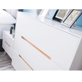 Abrina Matt White and Oak Bedroom Scene – Modern Scandinavian Design with Matching Drawers and Furniture