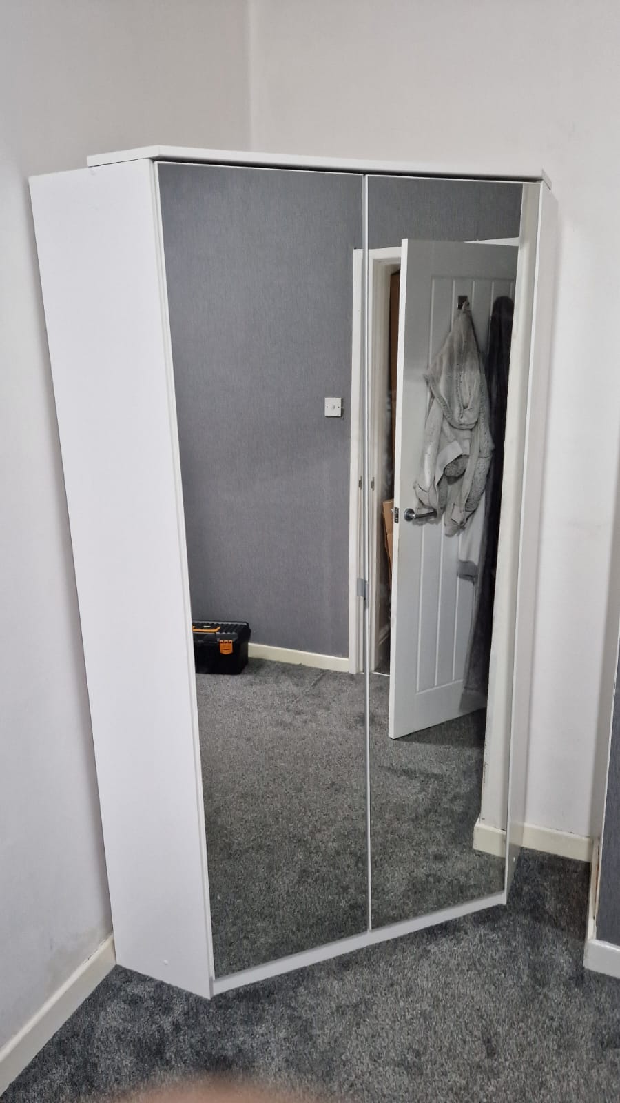 CHOICEWARDROBE Novare 2 door white corner wardrobe with mirrored doors.