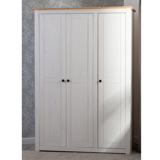 White 3-door wardrobe with a natural waxed pine top and black round handles. CHOICEWARDROBE Pavia.