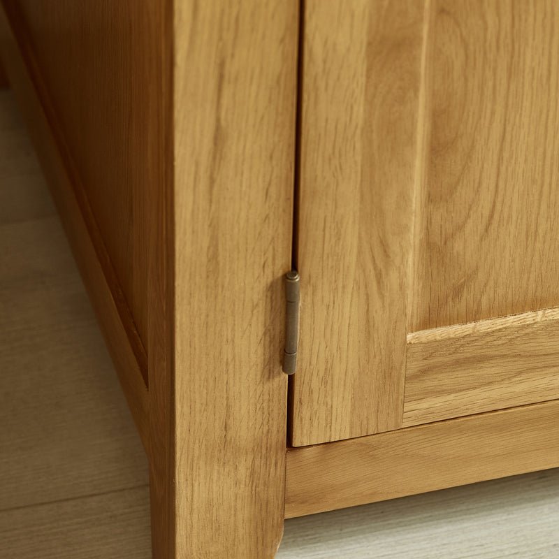 CHOICEWARDROBE Porsha 142cm 3-door waxed oak wardrobe close-up showing hinge detail