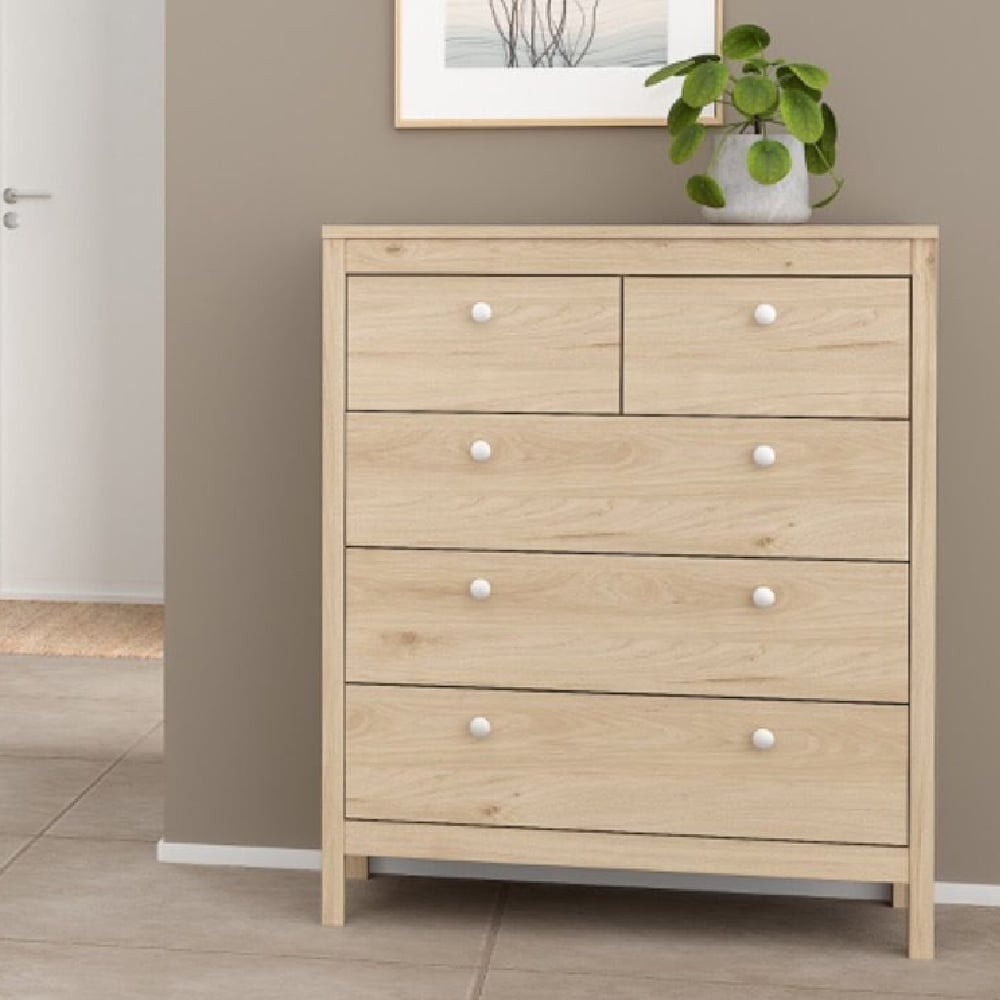 Oak effect chest of drawers from CHOICEWARDROBE Solara 3-piece bedroom set with white knobs.