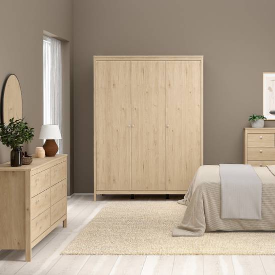 Madrid 159.6cm 8-Drawer Double Dresser – Jackson Hickory Oak – image 6