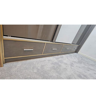 CHOICEWARDROBE Luxembourg 253cm Sliding Wardrobe – Grey Gloss Finish, 3-Door, Mirrored Centre Door
