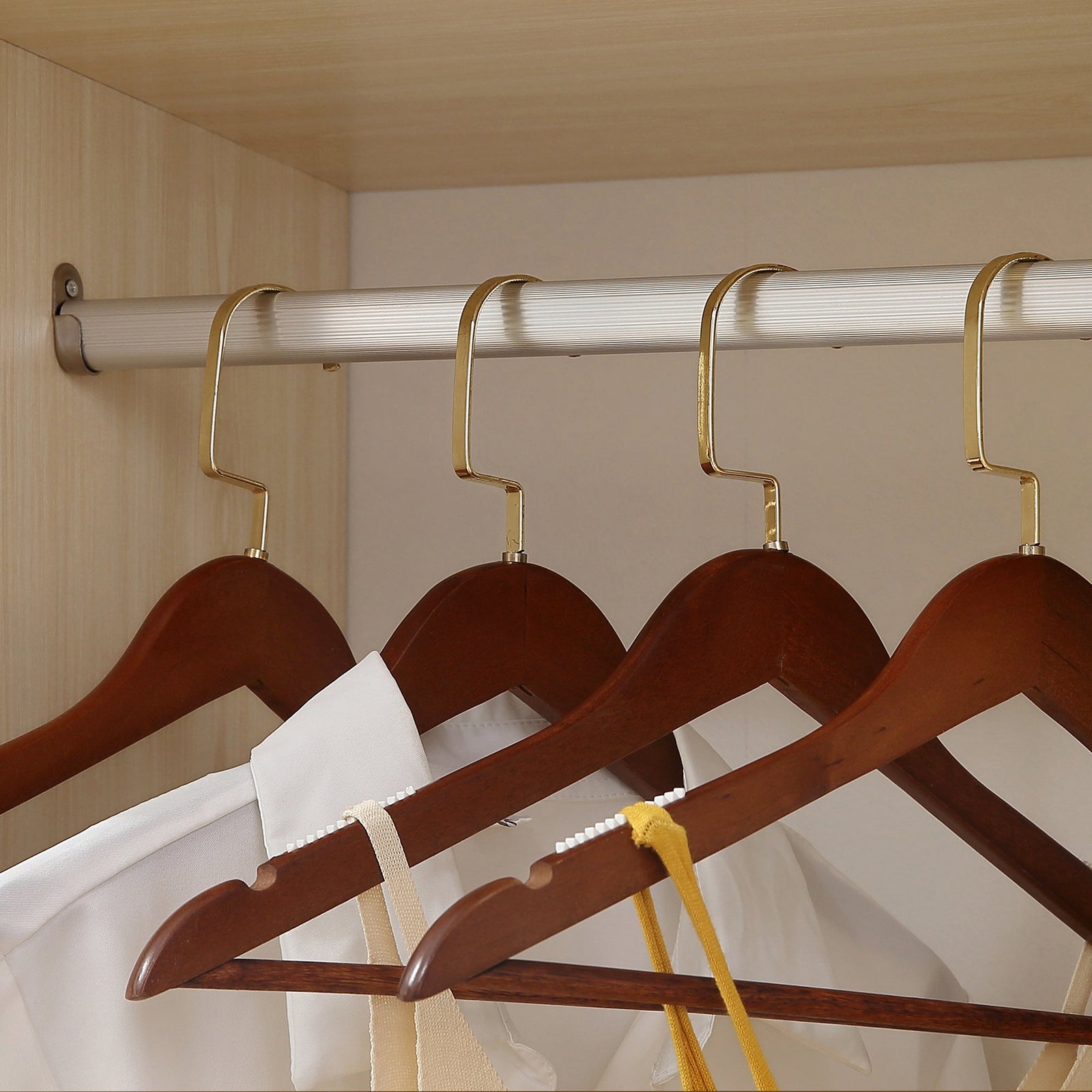 homcom open wardrobe on wheels bedroom wardrobe with clothes hanging rail 3 storage shelves mobile garment rack for cloakroom hallway maple wood effect